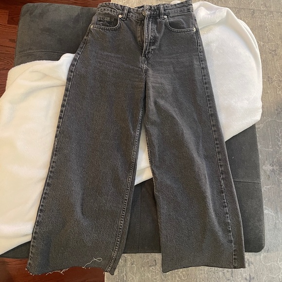 Zara Pants - ZARA wide leg cropped jeans